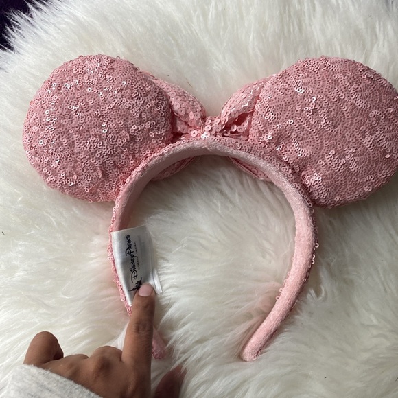 Pink Minnie Mouse Disney Ears - Picture 2 of 3